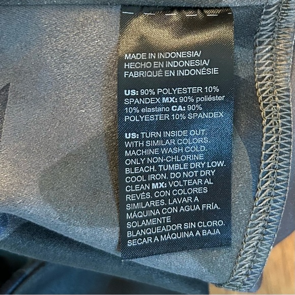 WHBM Camo Runway Leggings Women’s SZ 6 in Green Camouflage Print - Picture 7 of 7